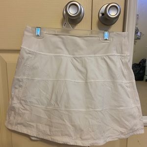 white lululemon skirt size 4 Tall length